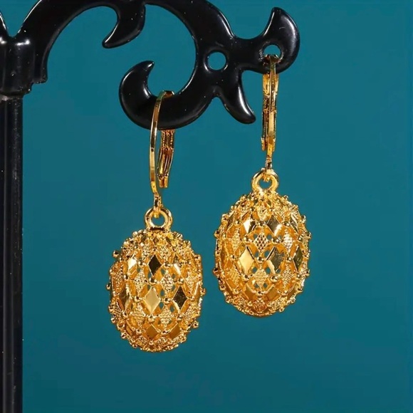 Pair of Glamorous Vintage Carved Hollow Sphere Dangle Earrings - Picture 1 of 4
